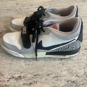 Nike Air Jordan Legacy 312 Low Big Kids' Shoes.  EUC.  Size 7Y.